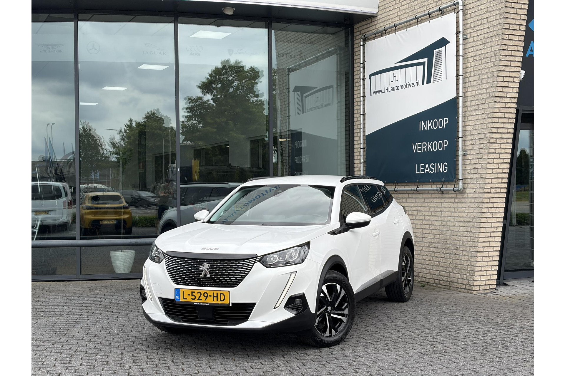 Peugeot 2008 1.2*130PK*NAVI*CAM*3D-COCKPIT*CARPLAY*KEYLESS*